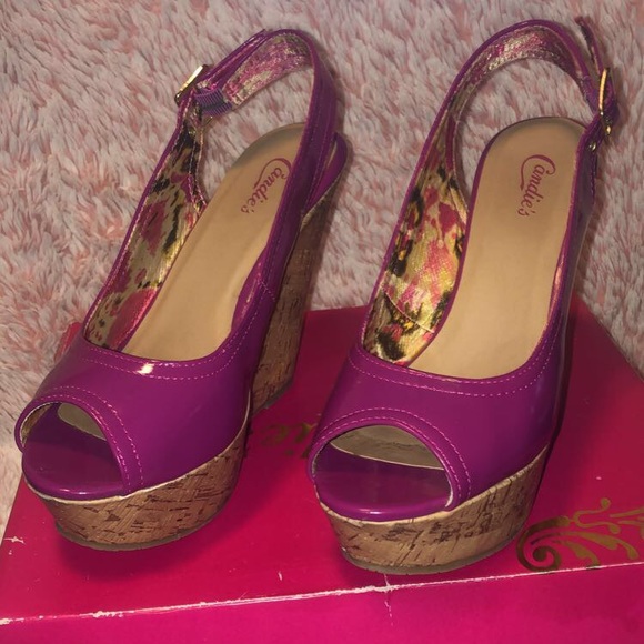 Candie's Cabray Fuschia Wedge Heels - Picture 5 of 6